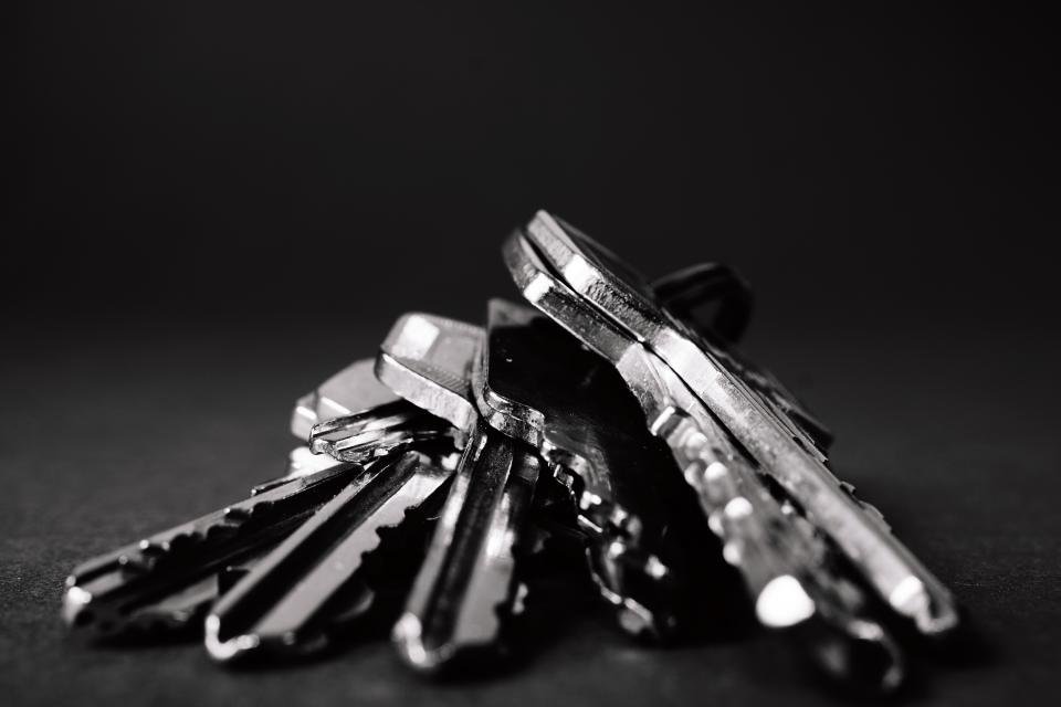 Key turning in a door lock